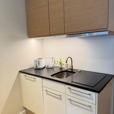 Modern 1br Near Port & Center Lägenhet