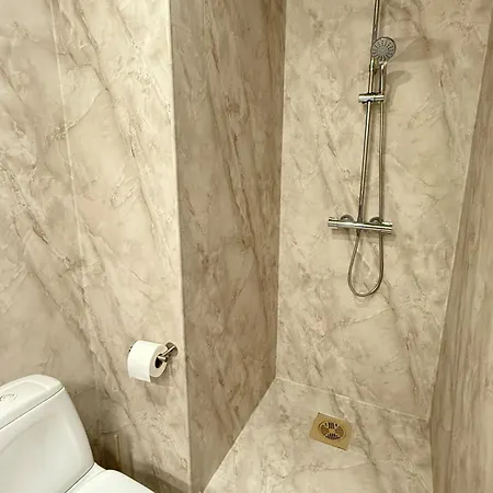 Lejlighed Modern 1br Near Port & Center
