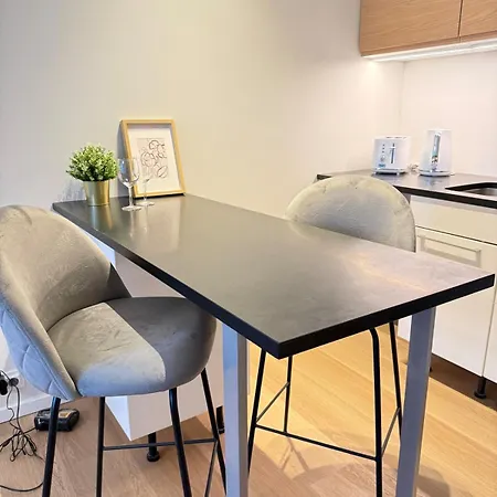 Lejlighed Modern 1br Near Port & Center